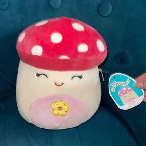 BNWT Sakina the 8” squishmallow